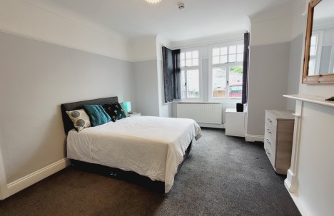 College Avenue, Mutley, PL4 7AN