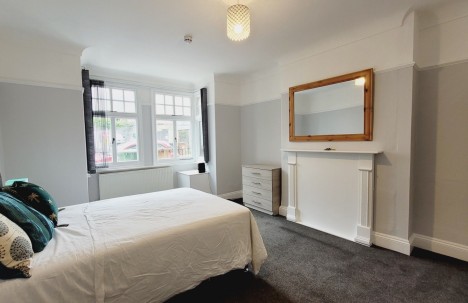 College Avenue, Mutley, PL4 7AN