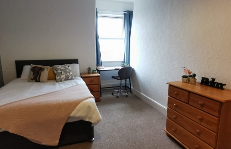 23 Ford Park , Mutley, PL4 6RB
