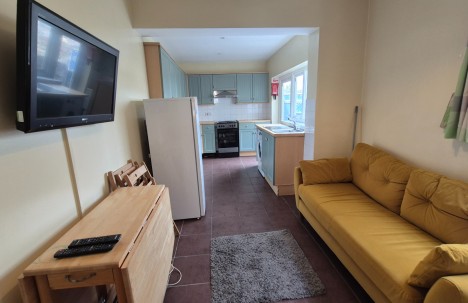 Glen park Av, Centre, PL4 6BB