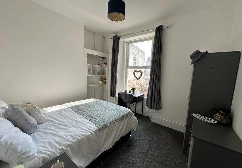 9 Wake Street, Penny Come Quick, PL4 6NL - From £565.00 pcmppib